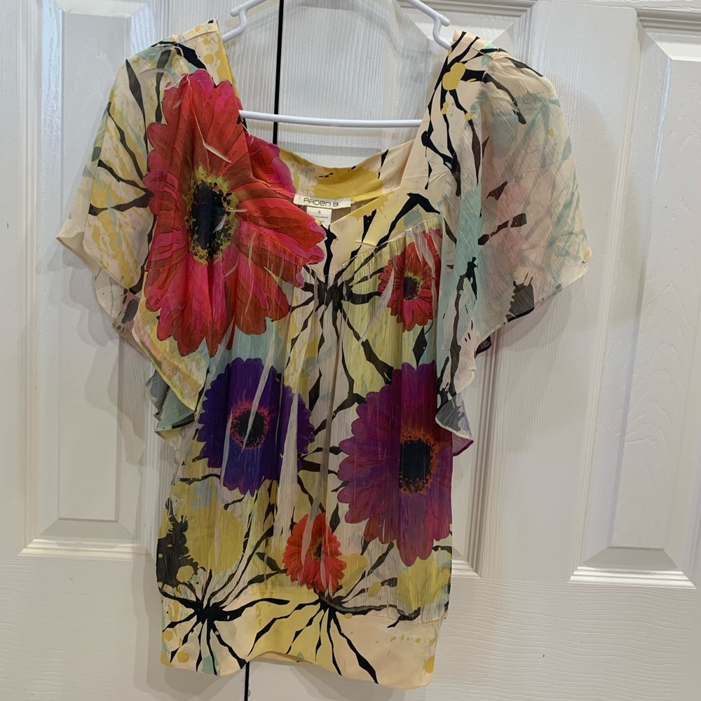Arden B Floral Blouse
